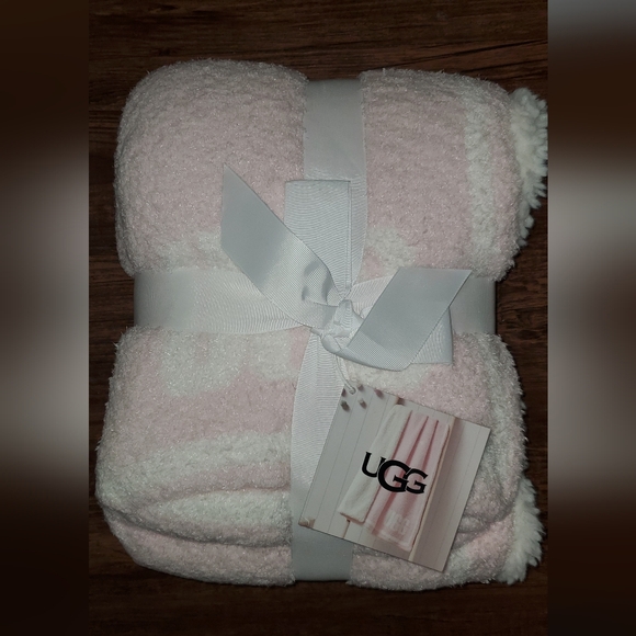 New Ugg Pink Shell Anabelle Baby Blanket 31 x 41 - Picture 2 of 4